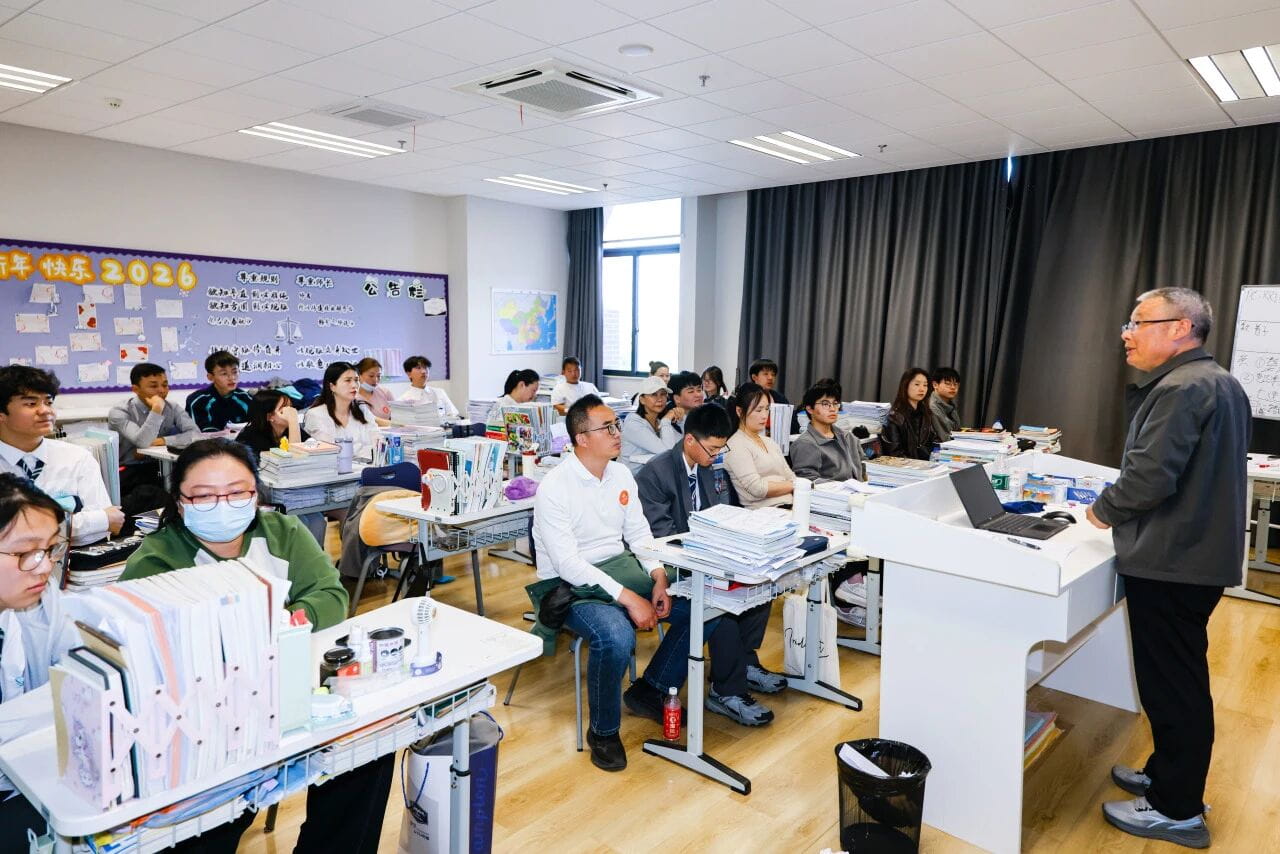 凝心聚力，共筑成长 ——苏诺普高部成功举行高一期中“盘点与未来同行”家长会 - Parent Teacher Meeting